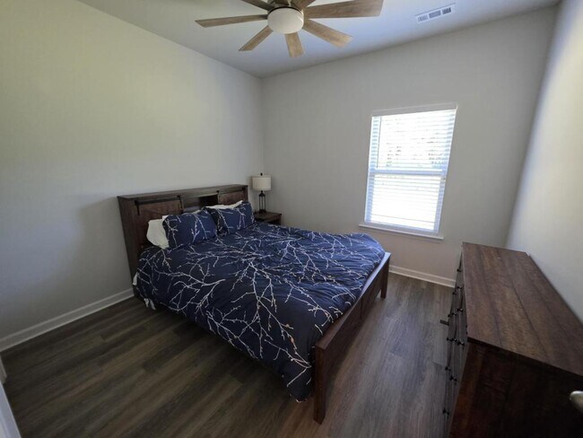 Building Photo - 352 Castlepath Dr SW