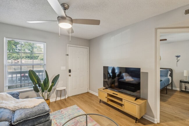 Building Photo - 3504 Carlson Bay Ct