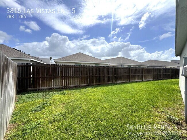 Building Photo - 3815 Las Vistas Ln