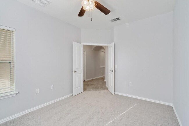 Building Photo - 5704 Arbor Hill Ln
