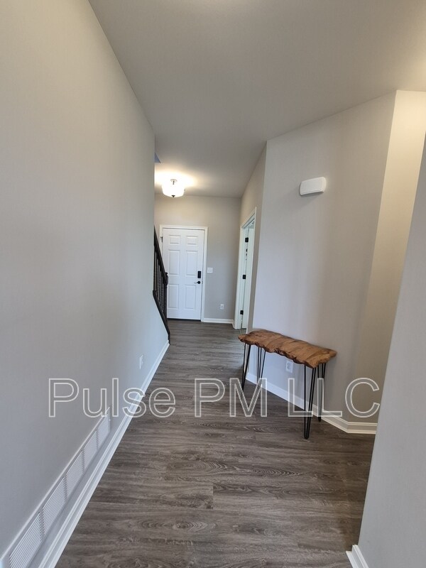 Building Photo - 6179 Ballyshannon Dr