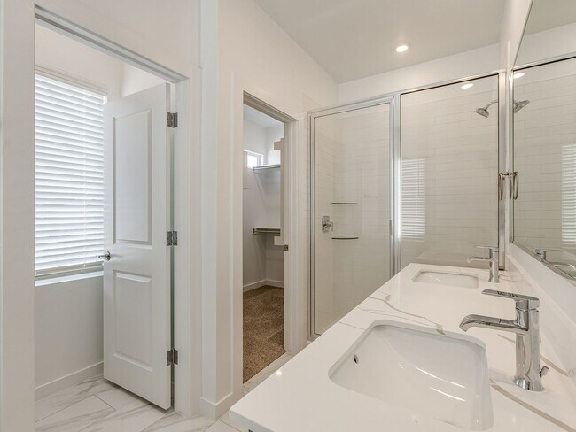 Building Photo - Home in Edmond/Oklahoma City