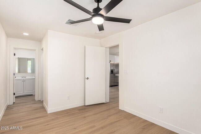 Building Photo - 4013 W Nancy Ln