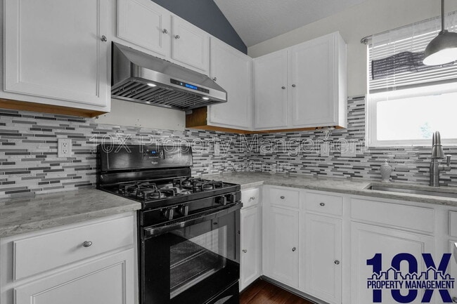 Building Photo - 109 Halcyon Dr