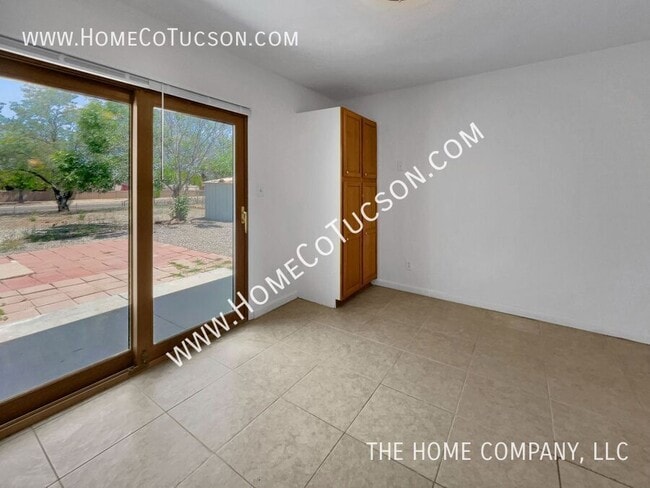 Building Photo - 823 Calle Virada
