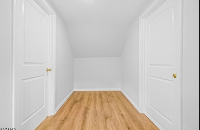 Building Photo - Charming 4BR  in Newark