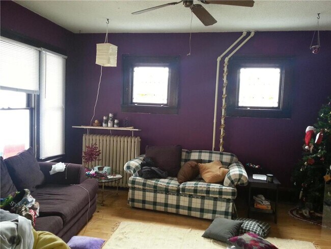 Building Photo - Huge 5 Bedroom Como House for Sept 2026!