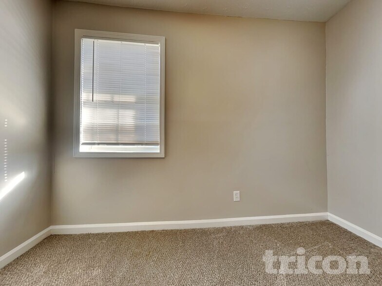 Building Photo - 868 Ashwood Crossing