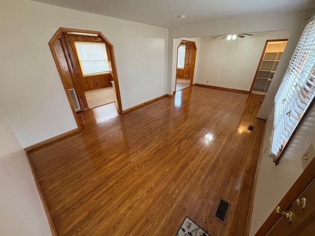 Building Photo - FOR LEASE- SINGLE FAMILY HOME IN HERMITAGE!