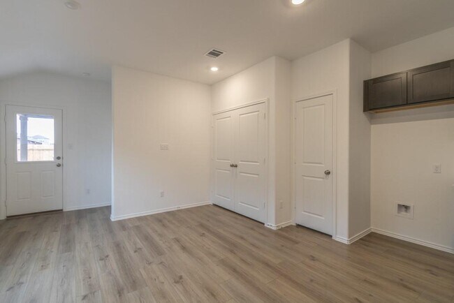 Building Photo - 309 Canley Lp