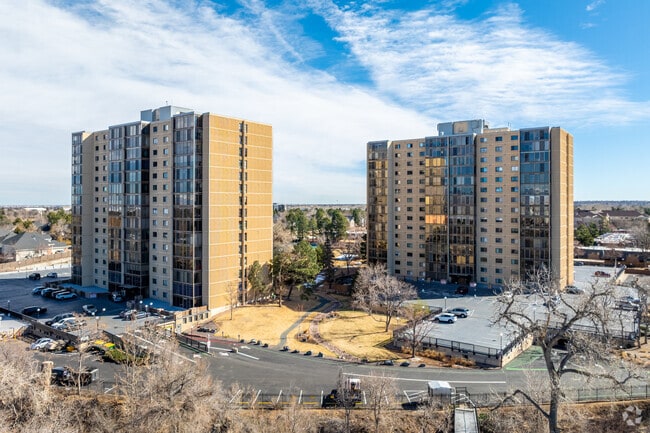 Building Photo - Candlewyck Condominiums