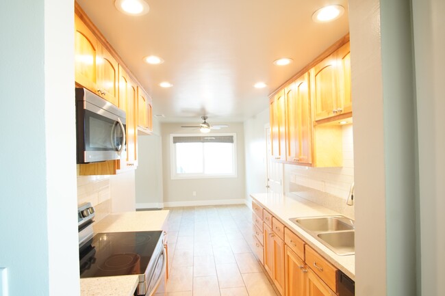 Building Photo - 1650 Archer Dr