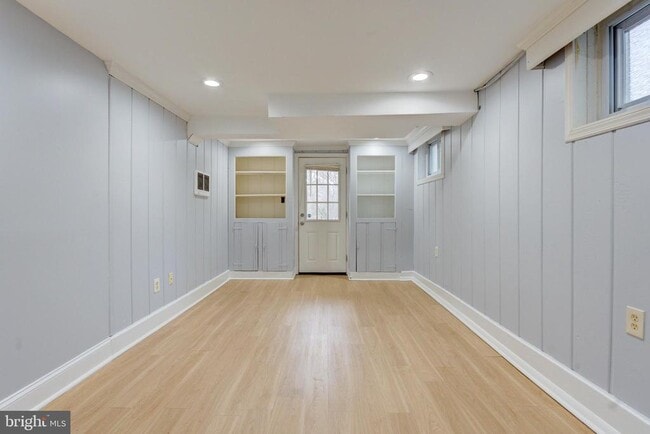 Building Photo - 6916 New Hampshire Ave