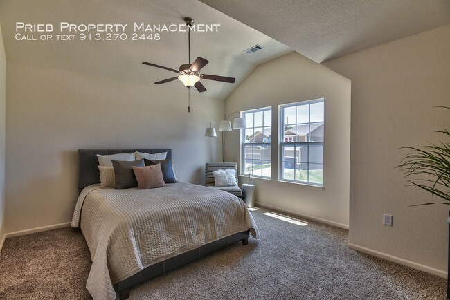 Building Photo - Prairie Haven Townhome - Available July 16th