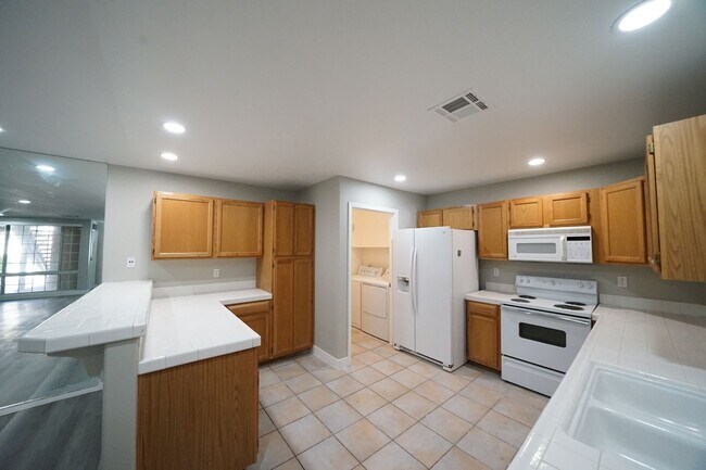 Building Photo - Available for Showings Now