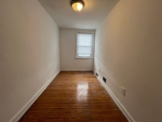 Building Photo - 3 Bedroom In Drexel Hill
