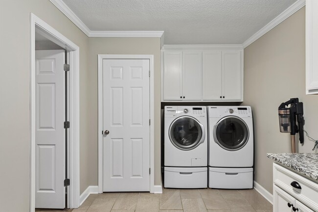 Building Photo - 112 Magnolia Cir