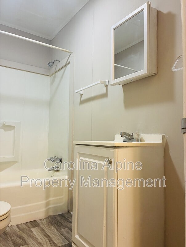 Building Photo - 801 W 2nd Ave