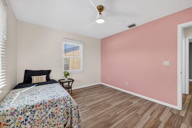 Building Photo - 341 11th Ave