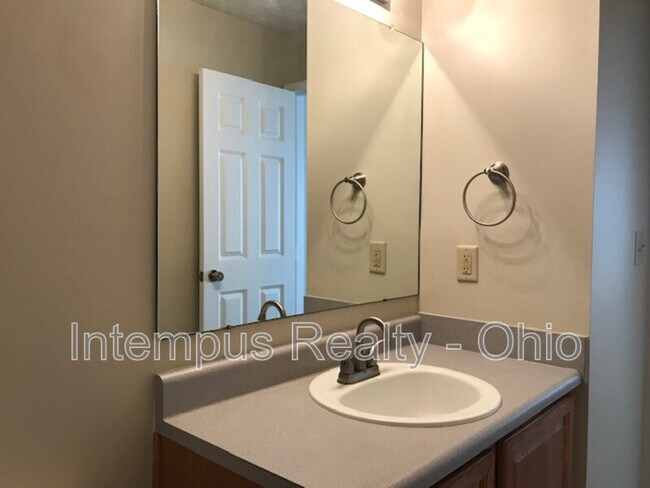 Building Photo - 129 Lofton Cir