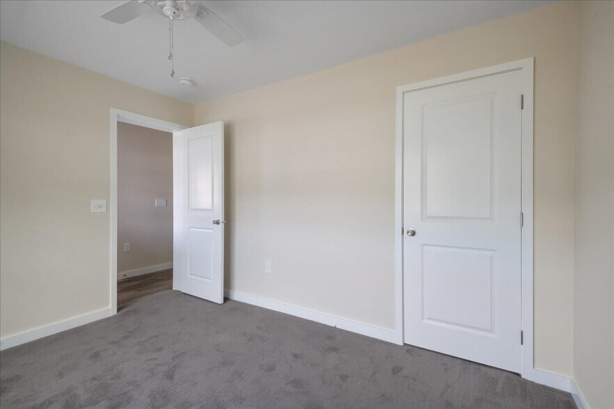 Building Photo - 14 Payton Ln