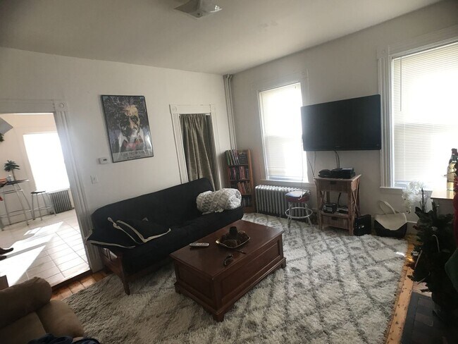 Building Photo - Allston 1bed / 1bath near BU available September 2026 $2400