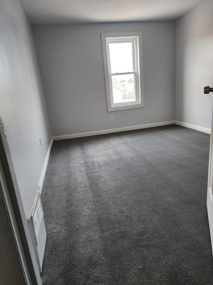 Bedroom 2 - 73 Leo St