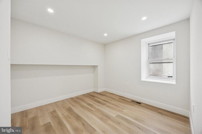 Building Photo - 4522 Baker St