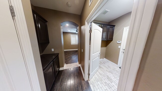 Building Photo - Exquisite 3 bed 2 bath luxury home in JP R...