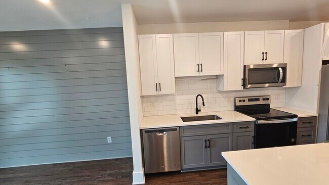 Building Photo - Simple & Stylish 1BR, 1BA Home