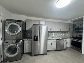 Building Photo - 8 Shelby St