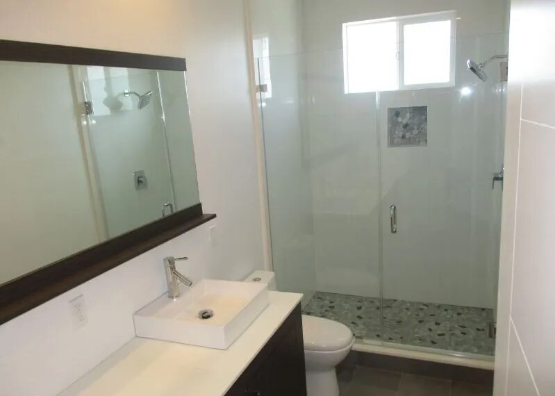 Building Photo - 1211 N Mariposa Ave