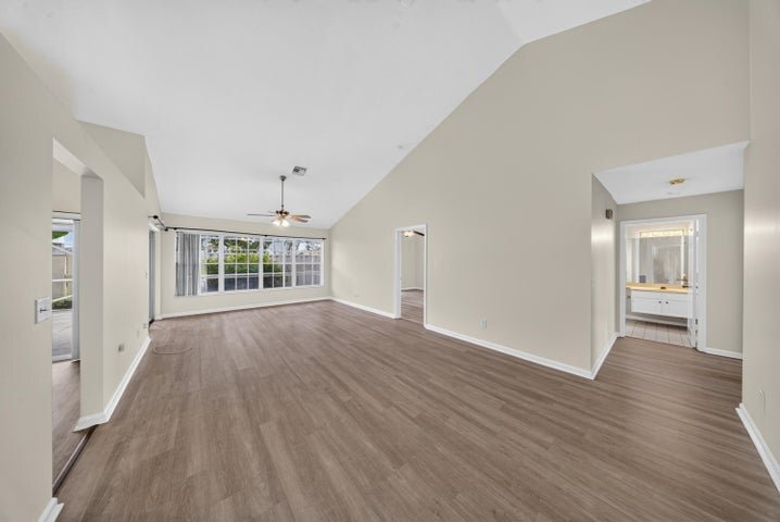 Building Photo - 119 Adobe Cir