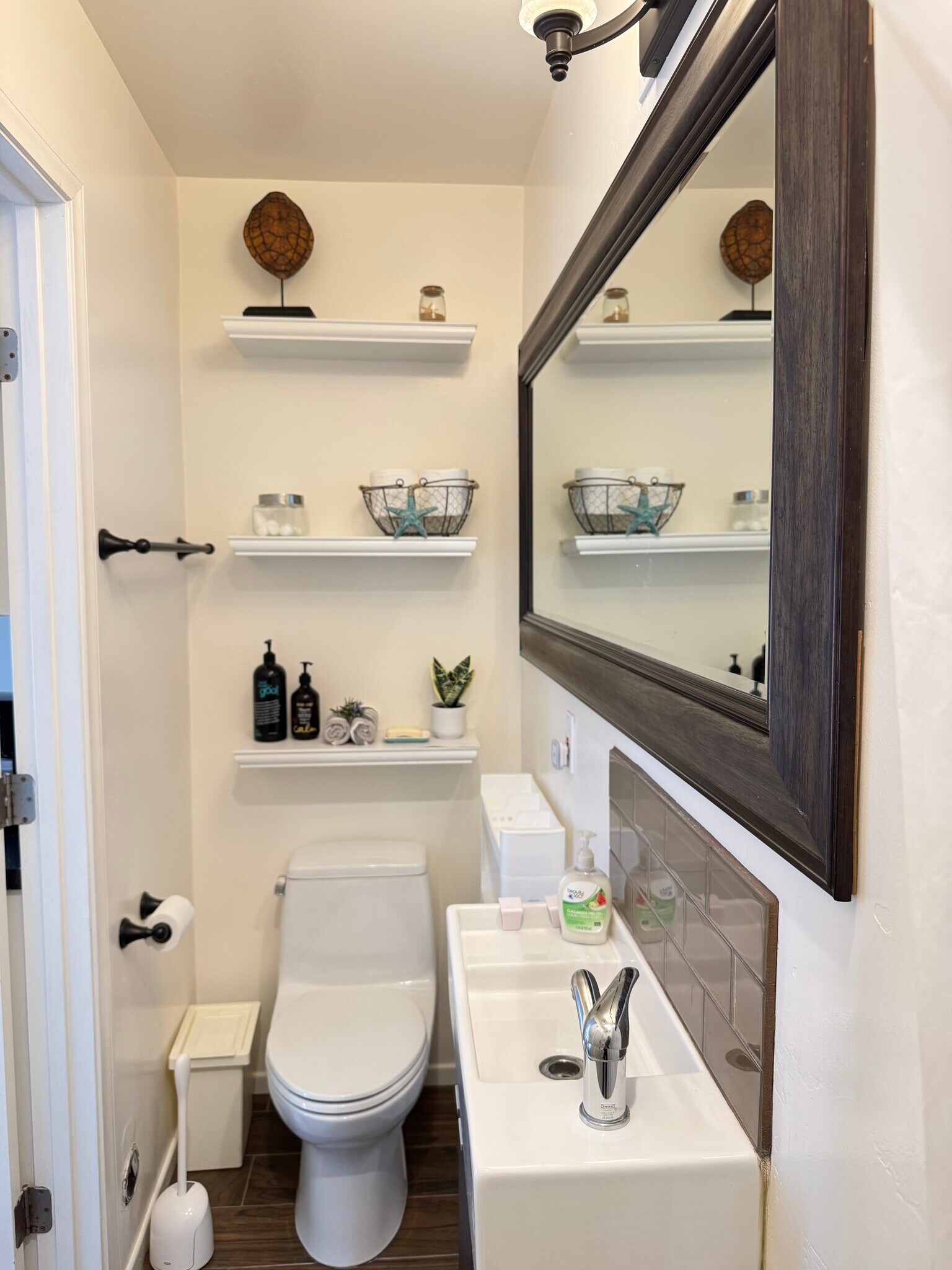 Building Photo - 313 S Rios Ave