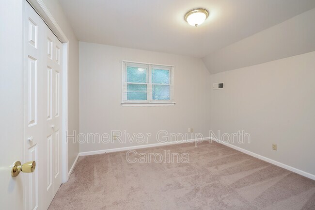 Building Photo - 304 Walnut Hollow Ct