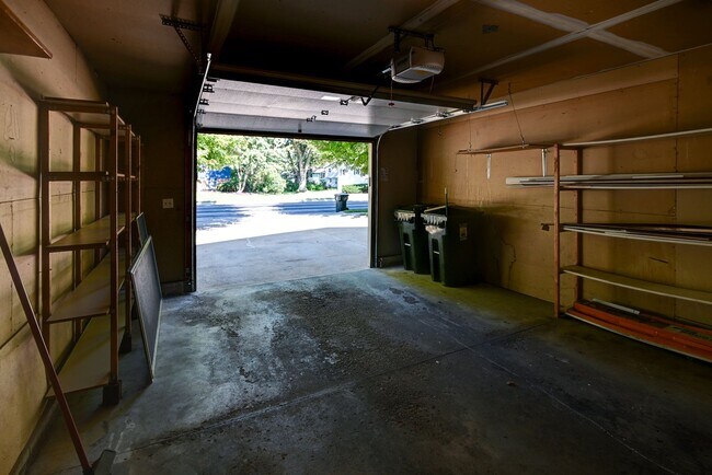 Building Photo - Broadway Drive - Sun Prairie