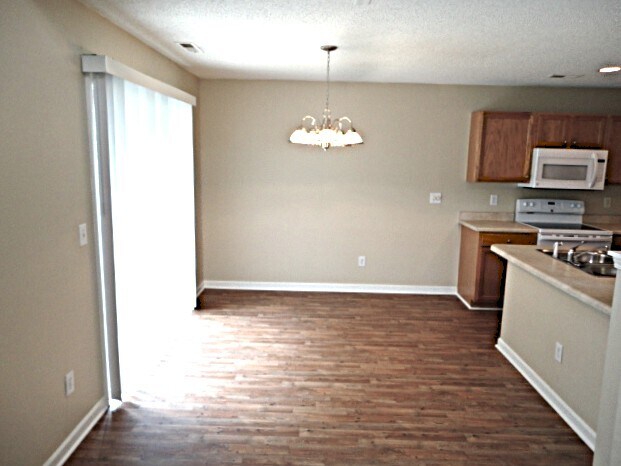 Building Photo - 8128 Tara Ridge Rd
