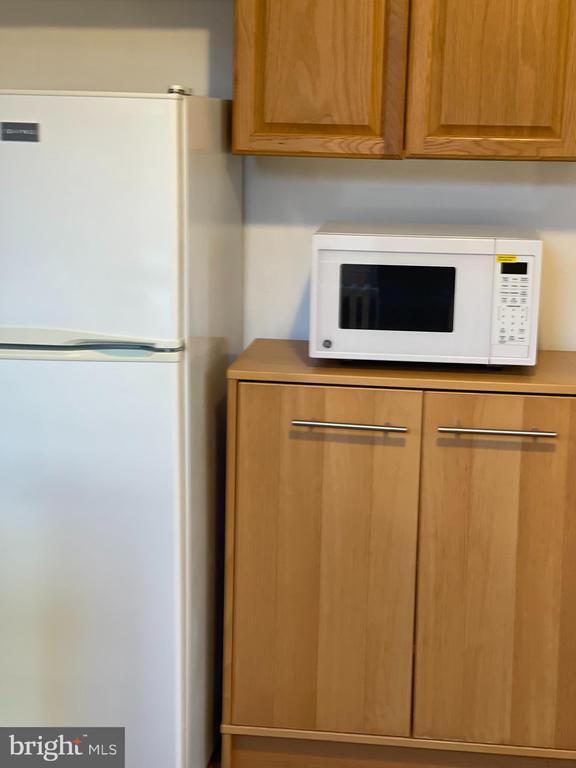 Building Photo - 613 S 8th St