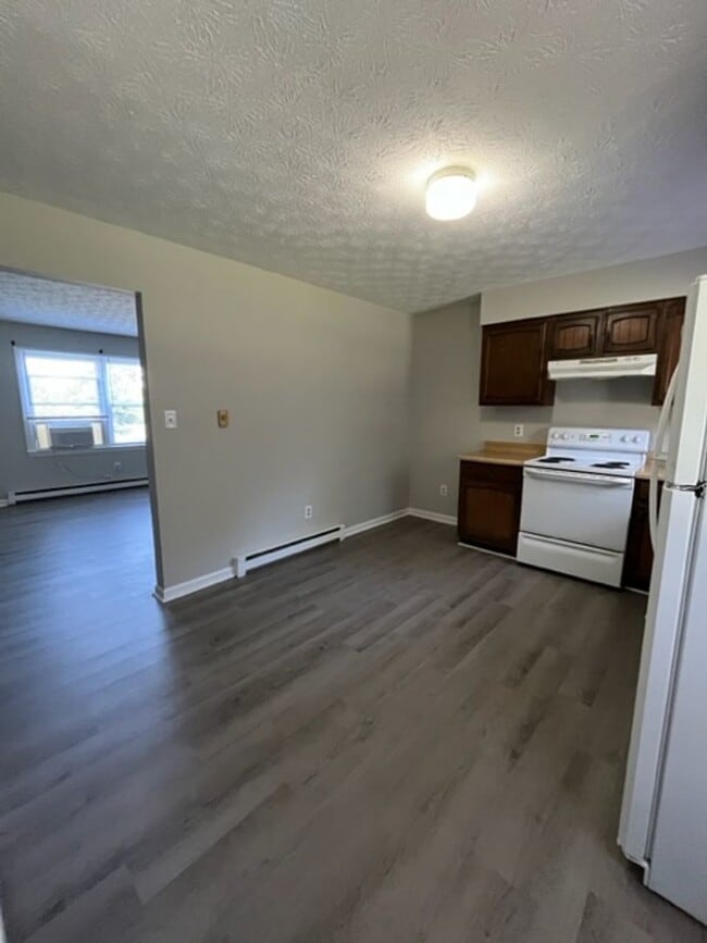 Building Photo - 314 Walters Ln