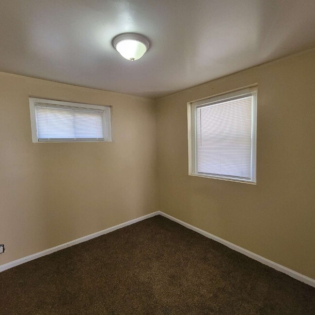 Building Photo - Martindale-Brightwood 4BR/2BA House!