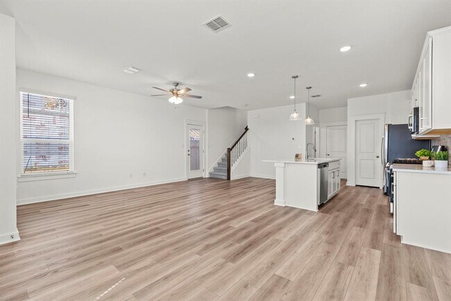 Building Photo - 108 Hartson Dr