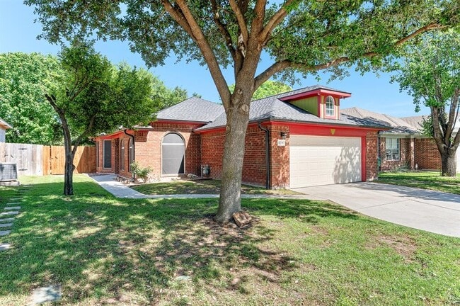 Building Photo - 1229 Laurelleaf Dr