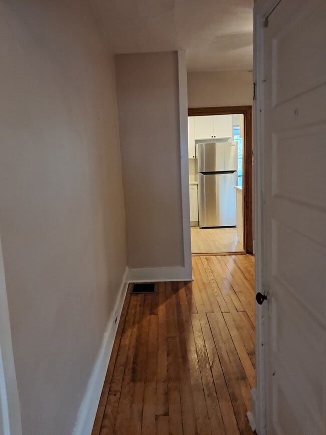 Building Photo - 941 Sargent Ave