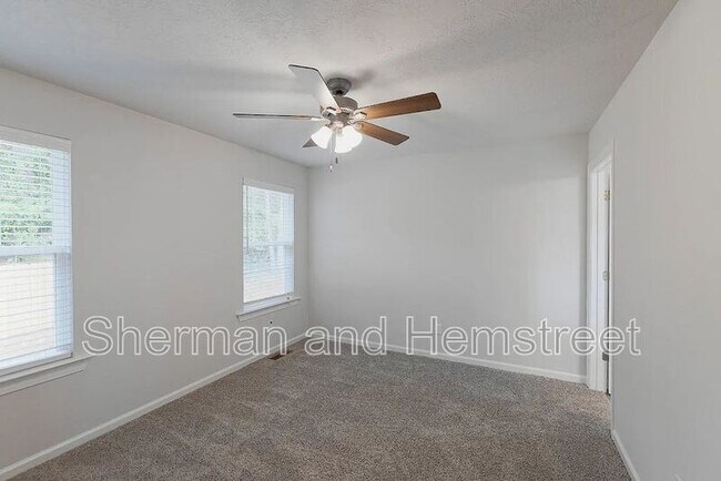 Building Photo - 5022 Mimosa Dr