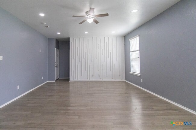 Building Photo - 6505 Clear Brook Dr