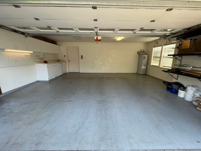 Building Photo - Hampton Court (Mililani Mauka) - Must see!!  3 bedrooms, central A/C, large 1745 sf, 2 story