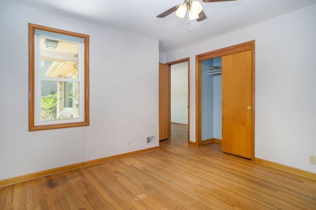 Building Photo - Updated 3 Bedroom Benson Home