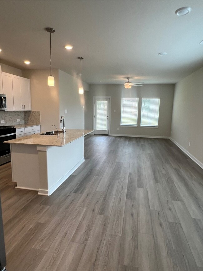 Building Photo - 1722 Cayden Oak Ln