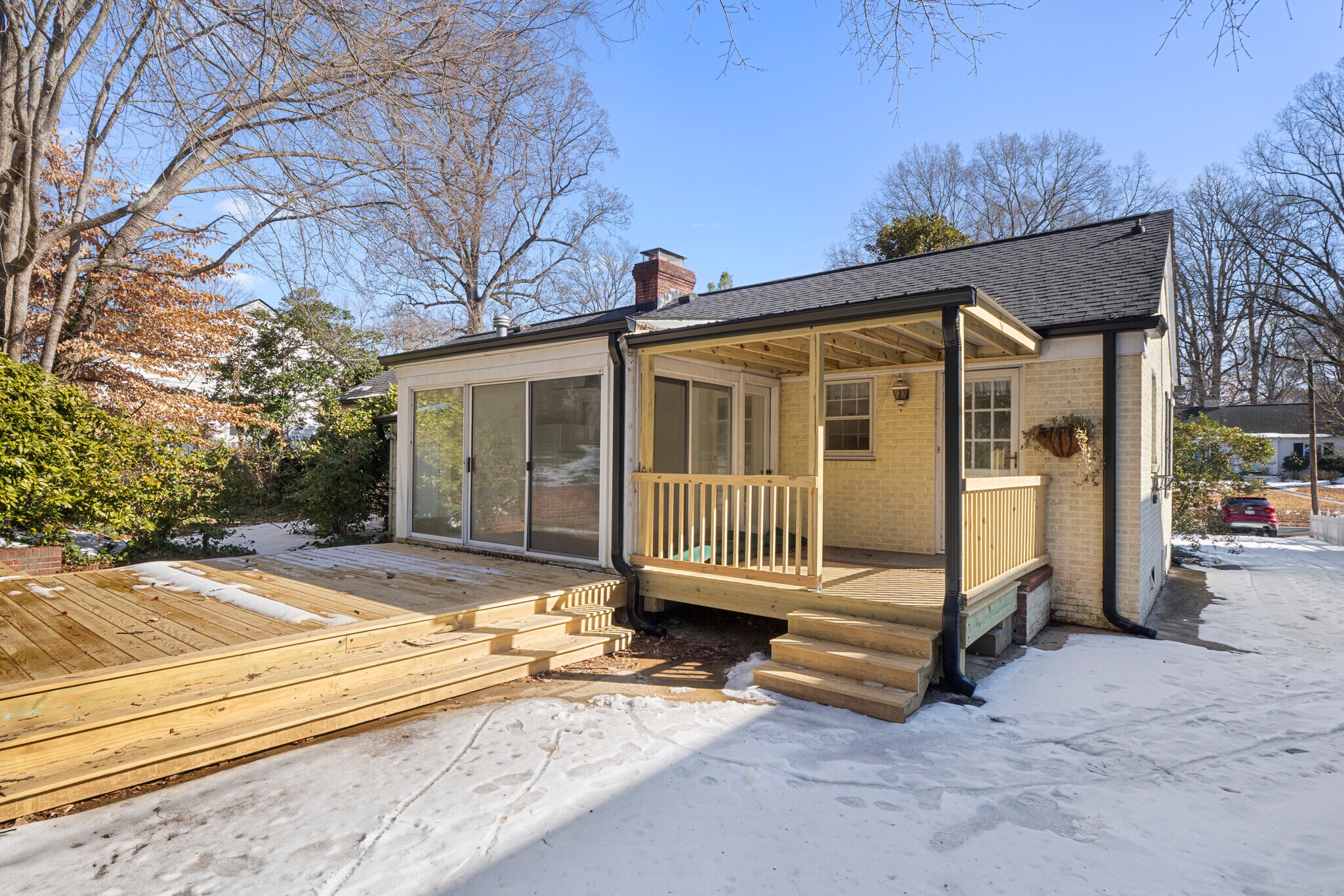 Building Photo - 221 W Avondale Dr