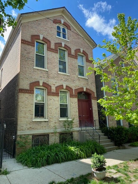 Building Photo - 848 N Hermitage Ave